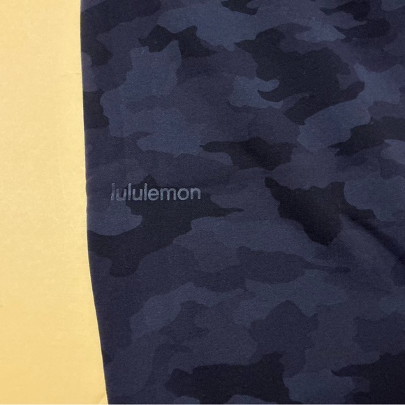 Lululemon relaxed high rise camo joggers sz 12 sweatpants pants - Picture 6 of 6